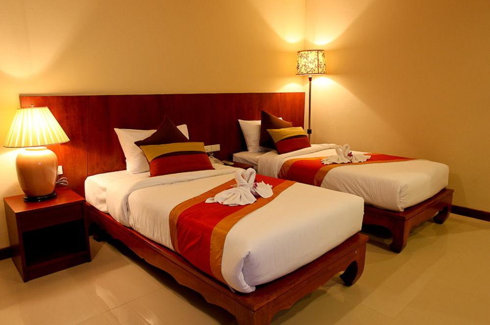 Malin Patong Hotel Exterior foto